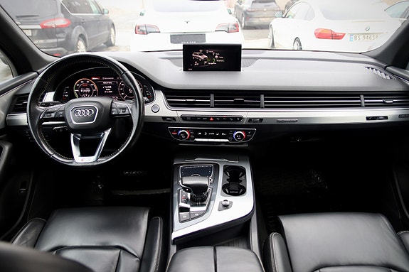 Audi Q7 17 of 30
