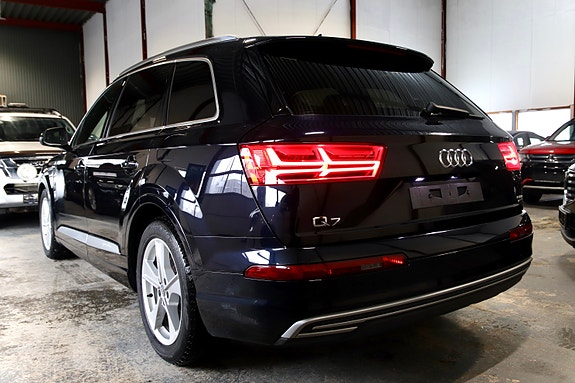 Audi Q7 12 of 30