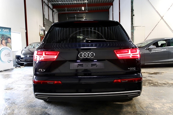 Audi Q7 13 of 30