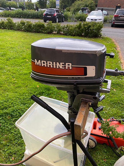 Gummijolle inkludert to stk Mariner påhengere 15 of 16