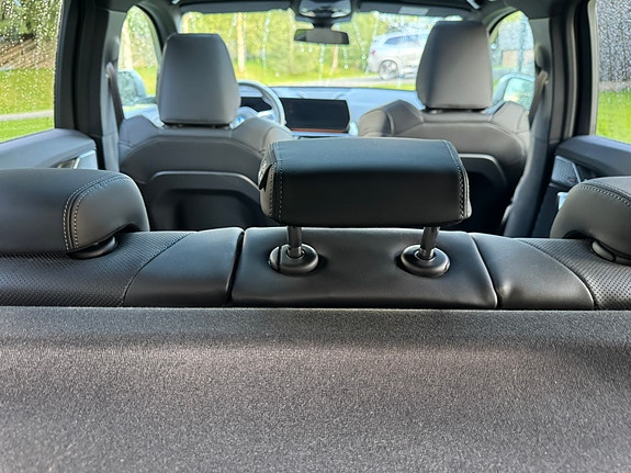 BMW iX1 9 of 10