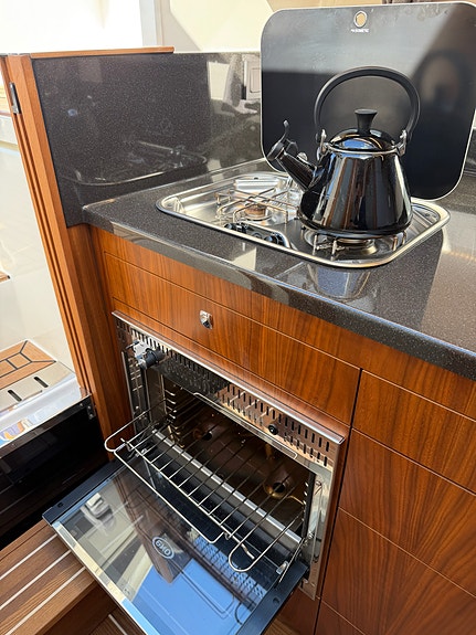 Meget pen og velholdt Marex 310 Sun Cruiser, 2022-modell selges 7 of 23