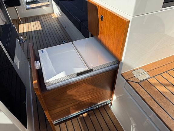 Meget pen og velholdt Marex 310 Sun Cruiser, 2022-modell selges 16 of 23