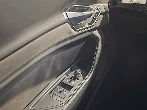 Audi e-tron Sportback 10 of 20