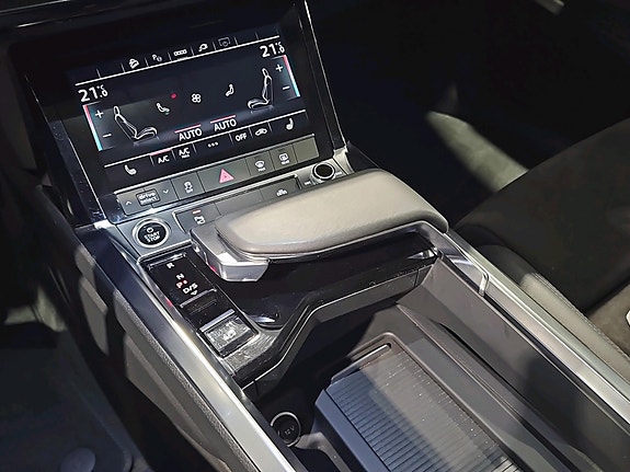 Audi e-tron Sportback 15 of 20