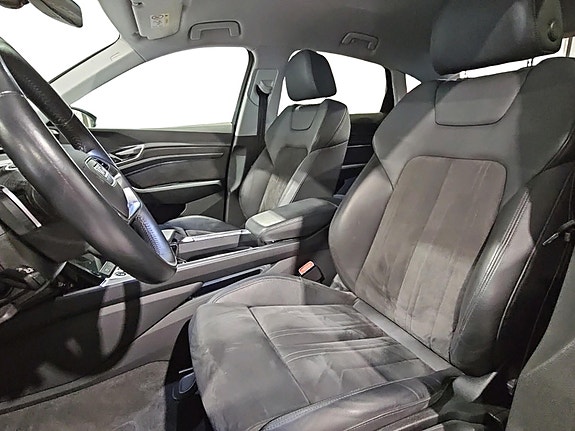 Audi e-tron Sportback 17 of 20