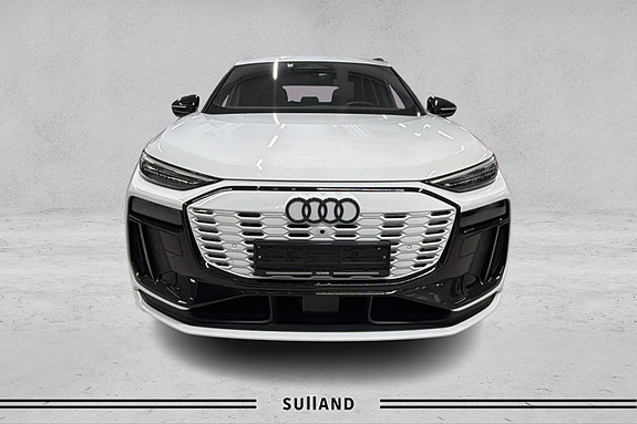 Audi Q6 e-tron 8 of 30