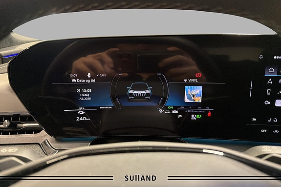Audi Q6 e-tron 13 of 30