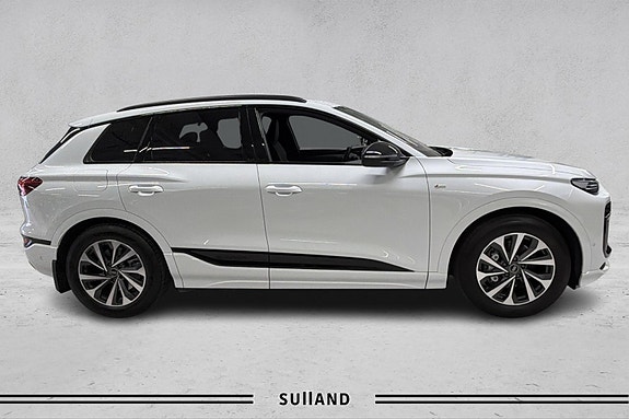 Audi Q6 e-tron 6 of 30