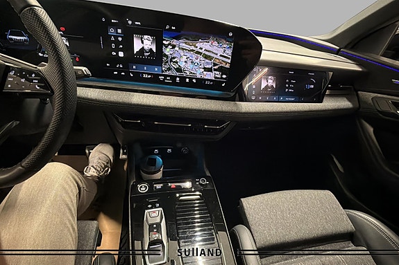 Audi Q6 e-tron 27 of 30