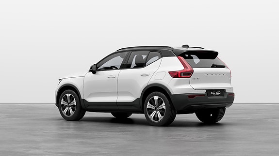 Volvo XC40 7 of 14