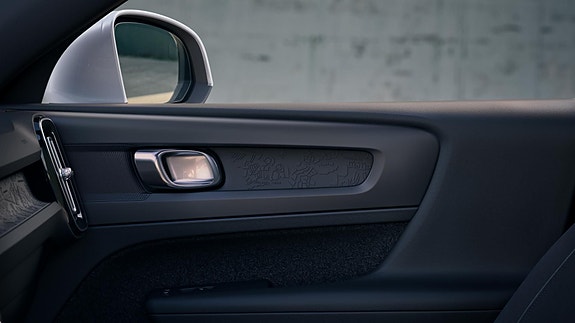 Volvo XC40 10 of 14