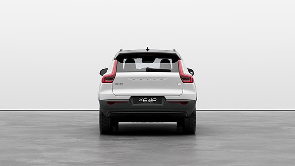 Volvo XC40 5 of 14