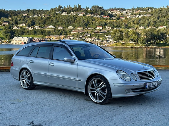 Mercedes-Benz E320 2 of 16