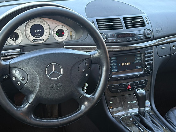 Mercedes-Benz E320 9 of 16