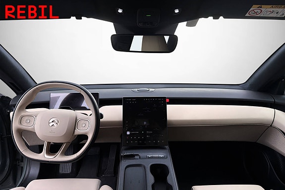 NIO ET5 Touring 11 of 21