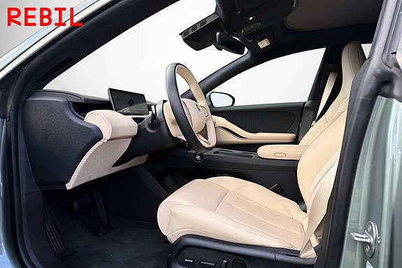 NIO ET5 Touring 7 of 21