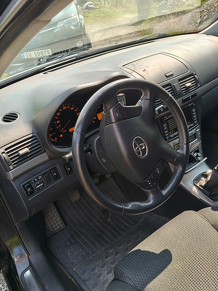 Toyota Avensis 16 of 25