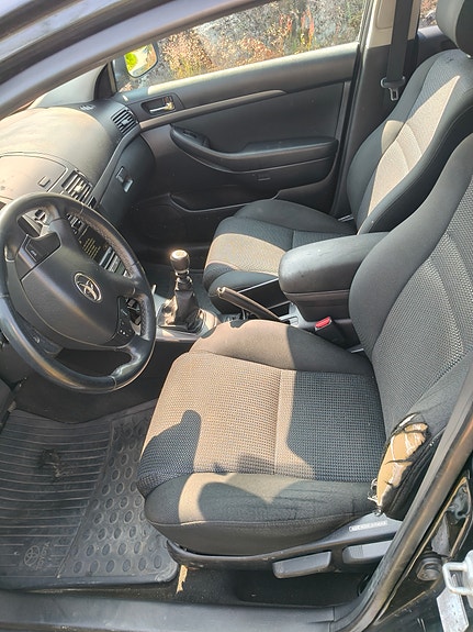 Toyota Avensis 15 of 25