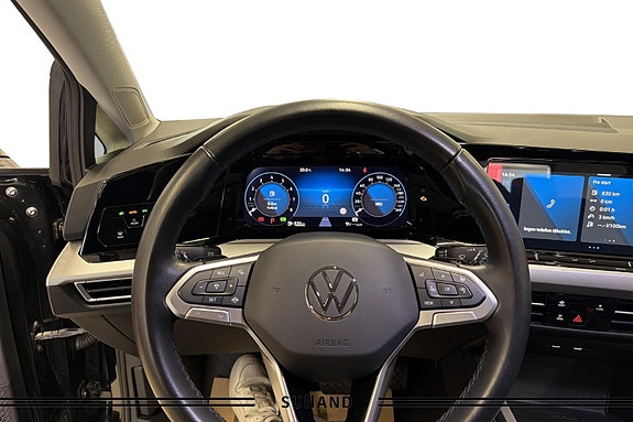 Volkswagen Golf VIII 12 of 30