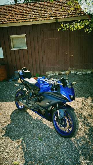 Yamaha R7 8 of 9
