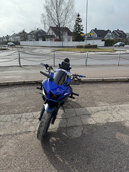 Yamaha R7 6 of 9
