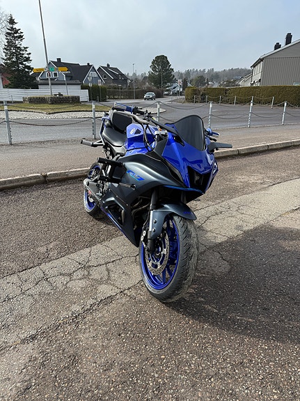 Yamaha R7 2 of 9