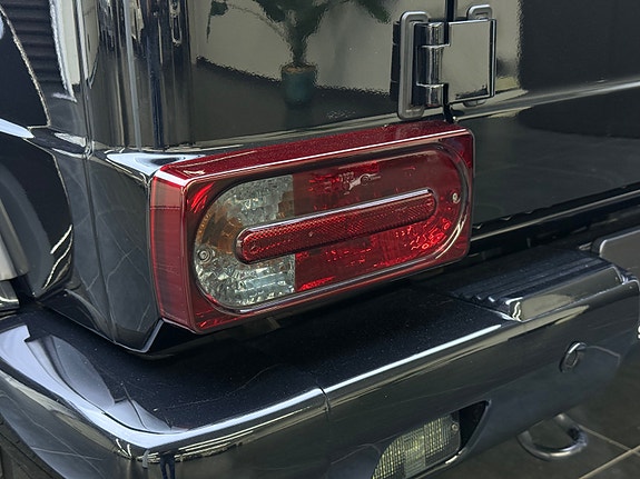 Mercedes-Benz G63 9 of 30