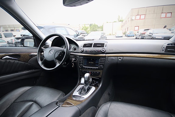 Mercedes-Benz E220 d 17 of 30