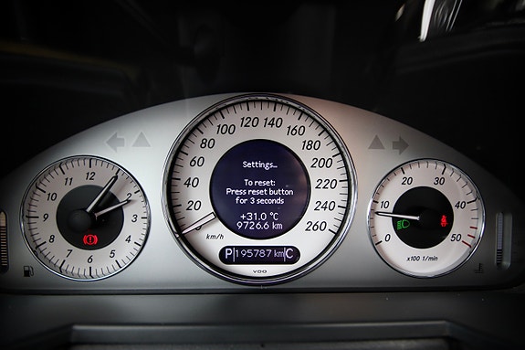 Mercedes-Benz E220 d 23 of 30