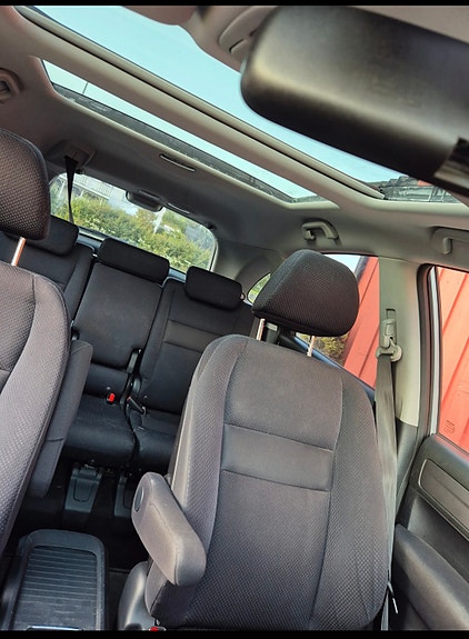 Honda CR-V 2 of 9