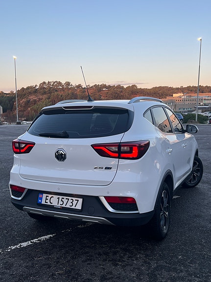 MG ZS EV 4 of 7