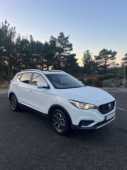 MG ZS EV 2 of 7