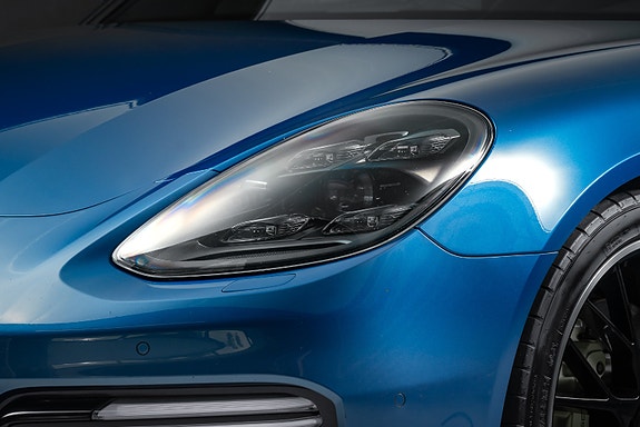 Porsche Panamera 4 of 30