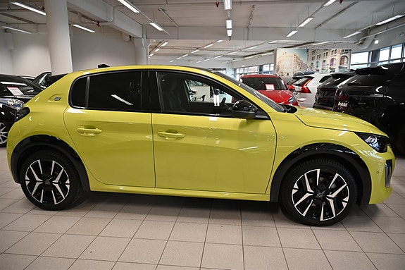 Peugeot e-208 6 of 30
