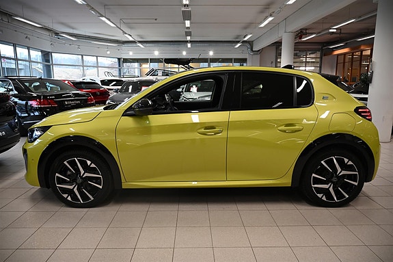 Peugeot e-208 2 of 30
