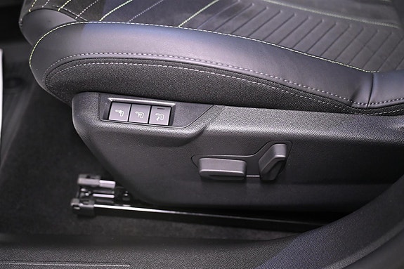 Peugeot e-208 19 of 30
