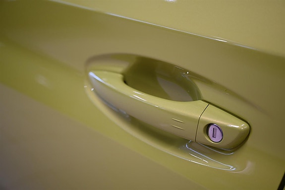 Peugeot e-208 13 of 30