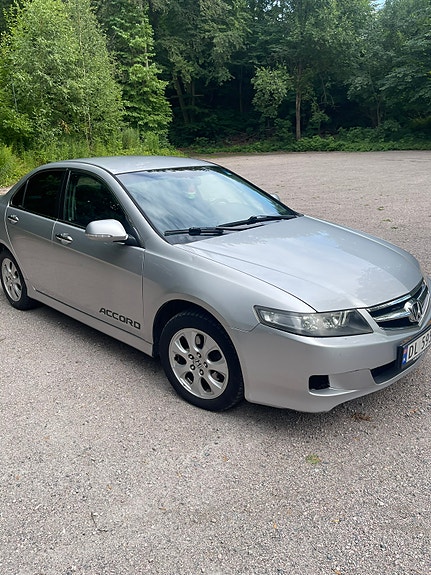 Honda Accord 8 of 17