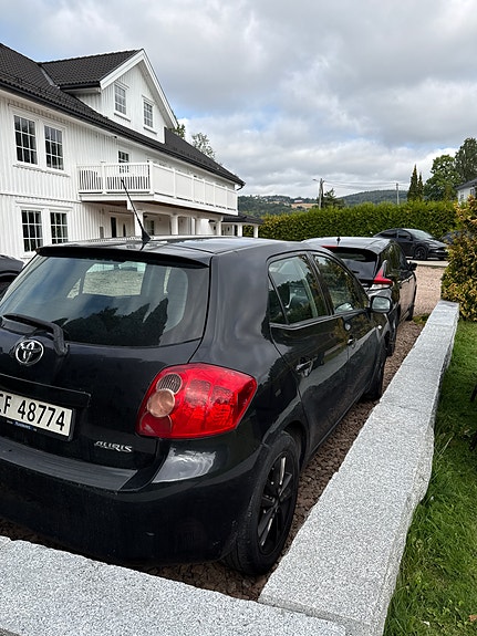 Toyota Auris 8 of 9