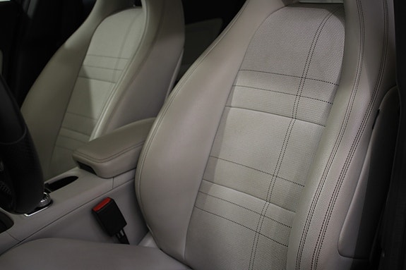 Mercedes-Benz A200 26 of 30