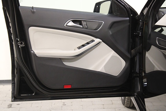 Mercedes-Benz A200 21 of 30