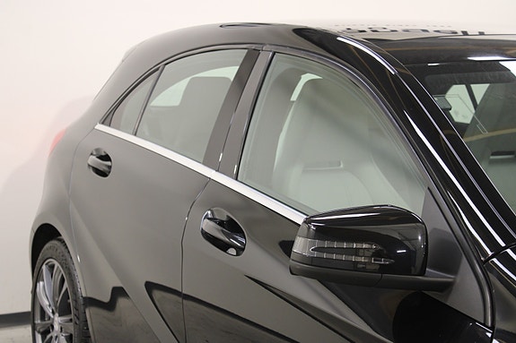 Mercedes-Benz A200 11 of 30