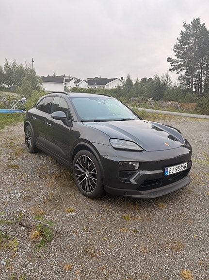 Porsche Macan 4 6 of 30