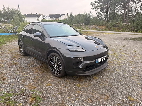 Porsche Macan 4 7 of 30