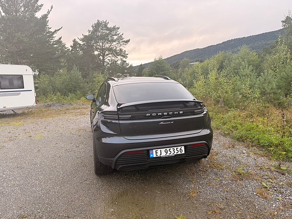 Porsche Macan 4 9 of 30
