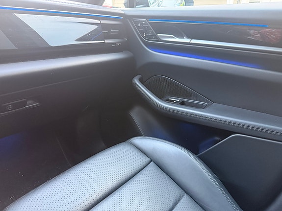 Porsche Macan 4 26 of 30