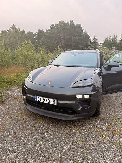Porsche Macan 4 5 of 30