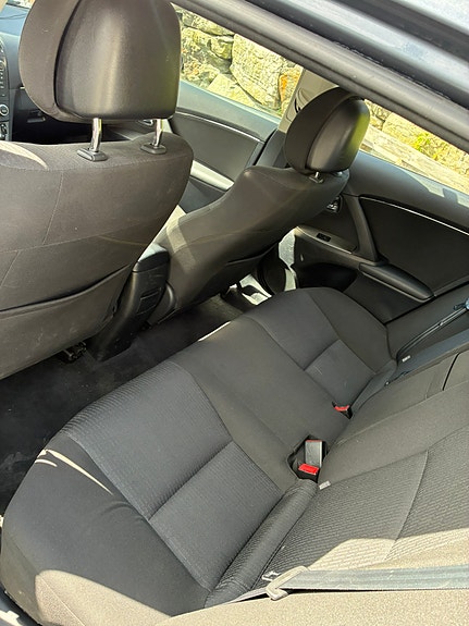 Toyota Avensis 8 of 15