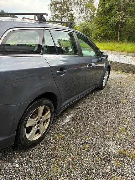 Toyota Avensis 3 of 15
